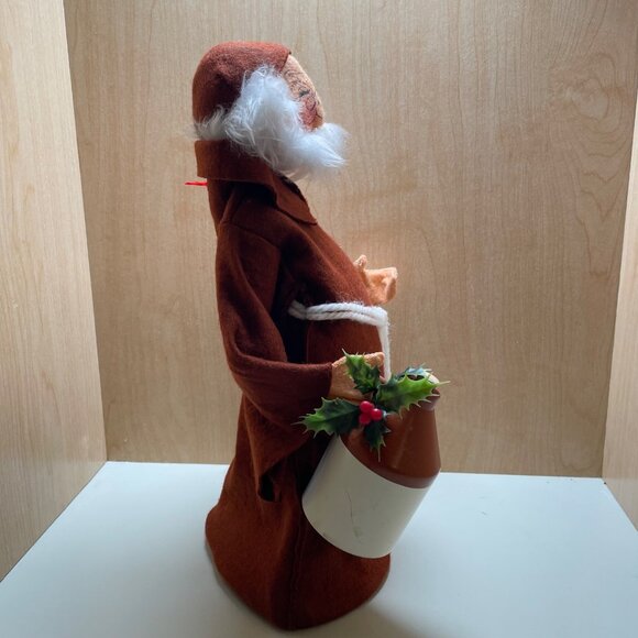 Large Vintage AnnaLee Folk Art Monk or Frier Doll with Jug & Cardinal - Picture 10 of 13